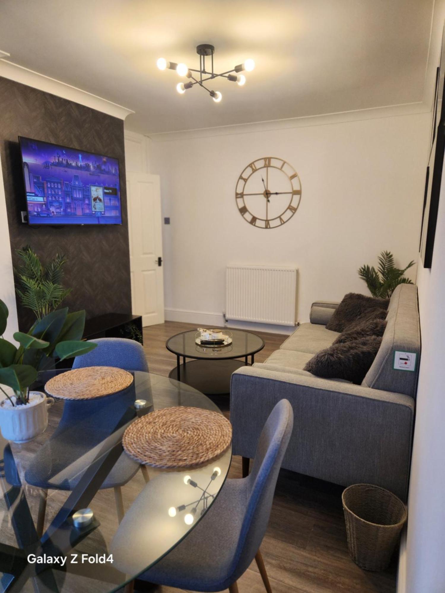 Cozy 2 Bedroom Near Bham Airport & Nec Apartment *
